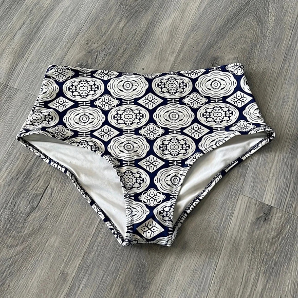 🏴 Cupshe high waisted bathing suit bottoms size small - Picture 1 of 6